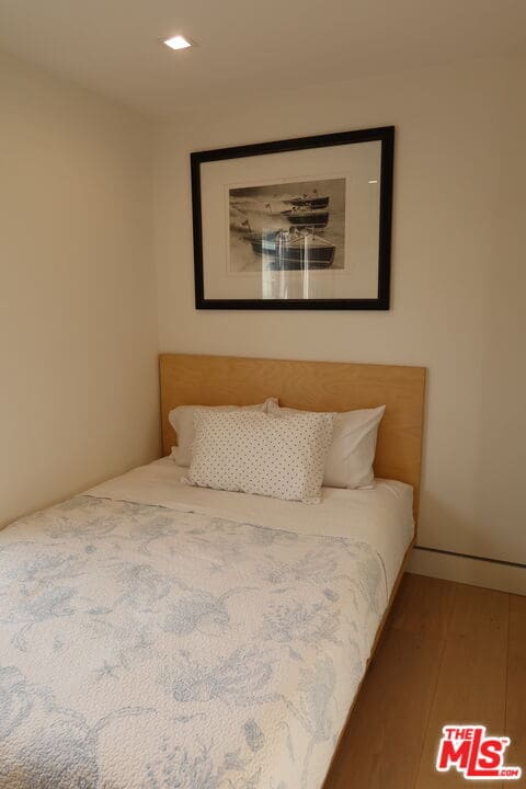 Building Photo - 729 Raymond Ave