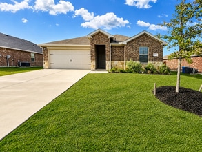 Building Photo - Practically New Home with Parks, Pools, Amazing Community!