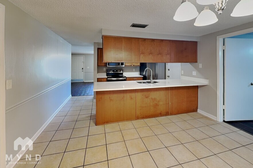 Building Photo - 16023 Eagle River Way