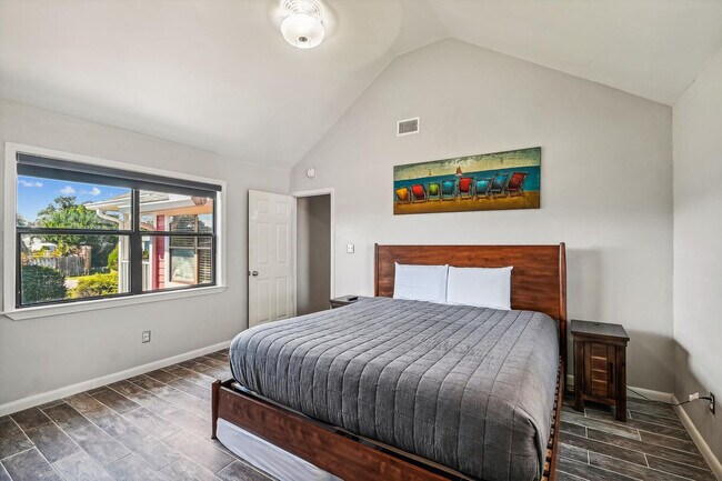 Building Photo - 2340 Grand Oaks Ln