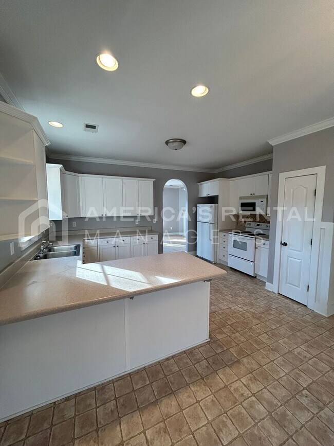 Building Photo - Home for rent in Hoover! Available to View Now!