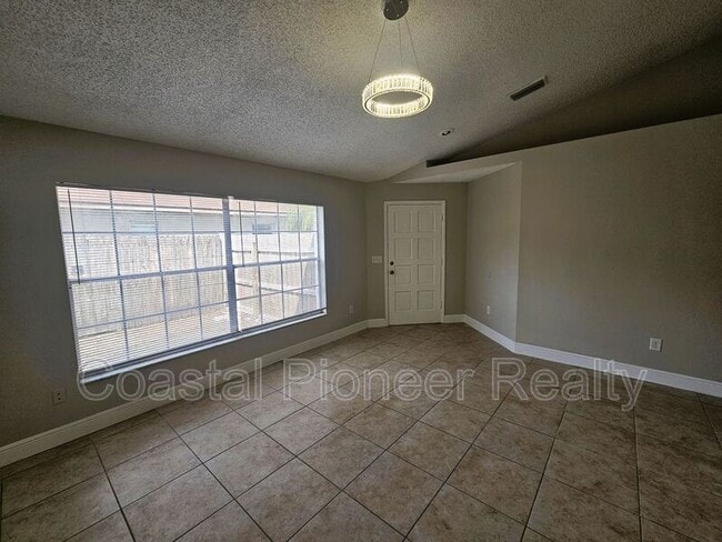 Building Photo - 1407 Mohrlake Dr