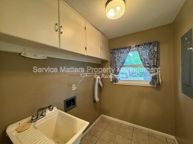 Building Photo - 5245 Conecuh St