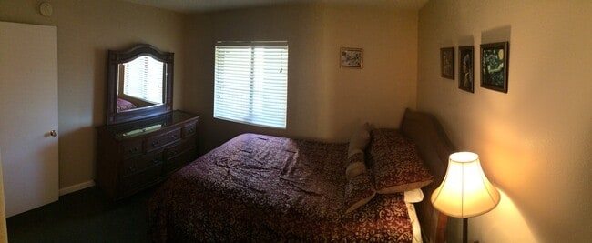 Building Photo - 950 Seven Hills Dr