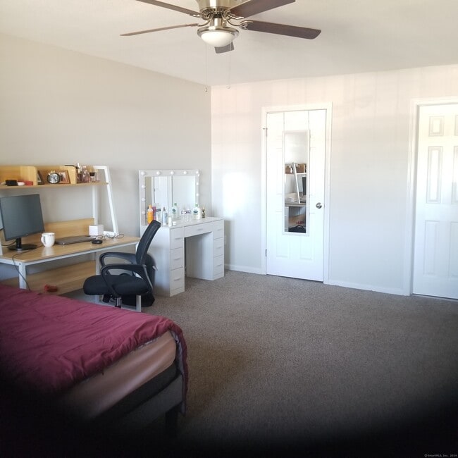 Building Photo - 185 Melba St