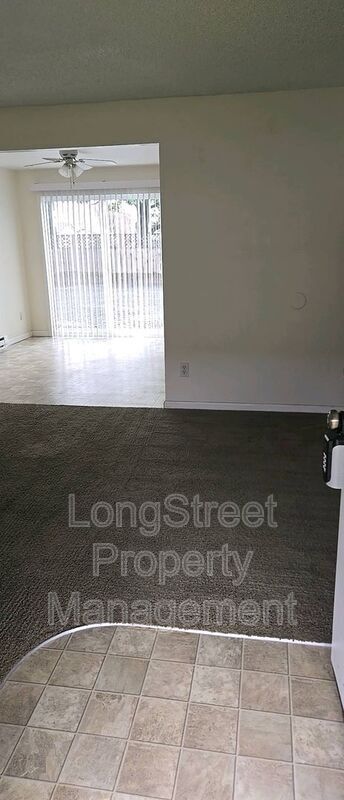 Building Photo - 2307 Newton St