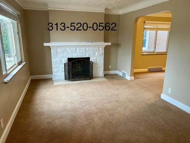 Building Photo - 15881 Manor
