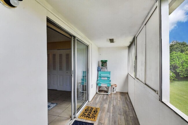 Building Photo - 16 Sussex A