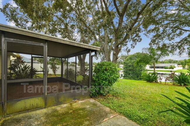 Building Photo - 16214 Pebblebrook Dr