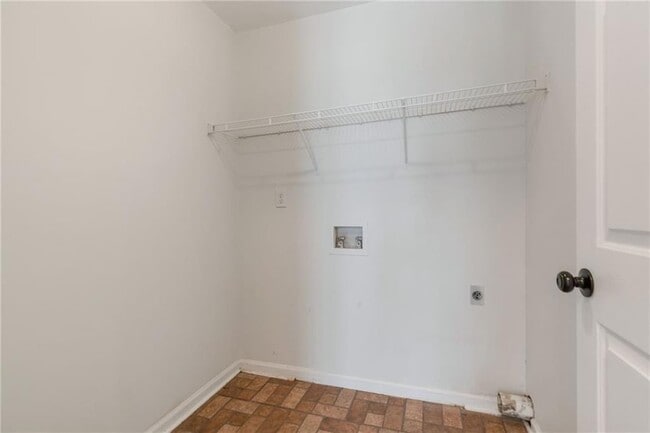 Building Photo - 2055 Amberly Glen Way