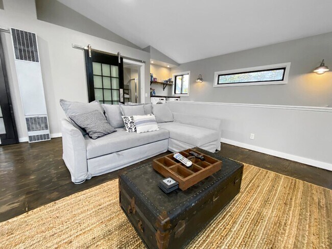 Building Photo - Portland Loft: Fully Furnished Loft Living with views of the golf course $300 Utility Fee