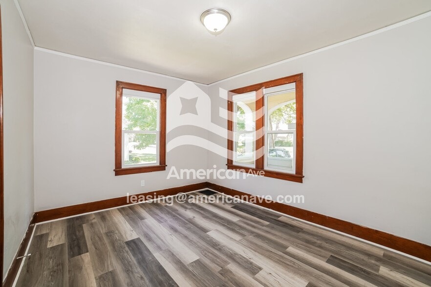 Building Photo - 1911 N Broadway St