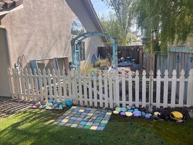 Building Photo - Exceptional Viborg Estates Home Near Downtown Solvang