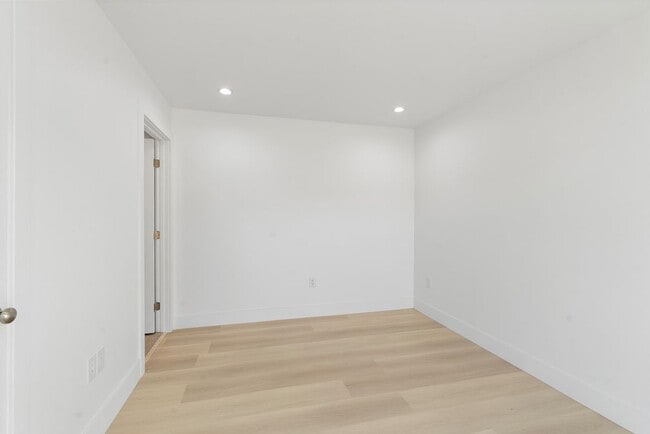 Building Photo - 10963 Calvert St