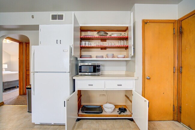 Building Photo - 3120 S 30th St