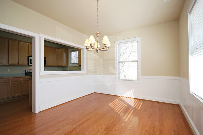 Building Photo - Pet Friendly, End-Unit Townhome Near Crozet Park