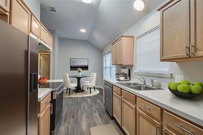 Building Photo - 3205 Carverly Ave