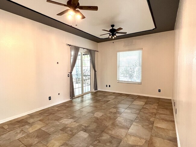 Building Photo - 904 Citrone Ct