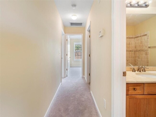 Building Photo - 1929 Hoods Fort Cir NW