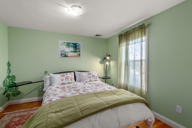 Building Photo - 215 St Mary St