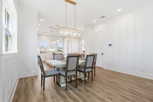Building Photo - 4712 Avenue Q