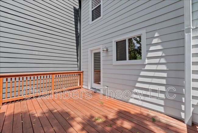 Building Photo - 1273 Oates St NE