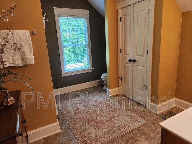 Building Photo - 2761 Live Oak Ln