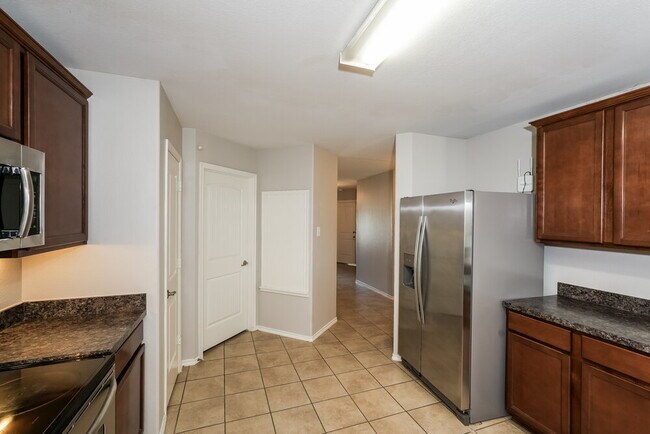 Building Photo - 2026 Allyson Dr.