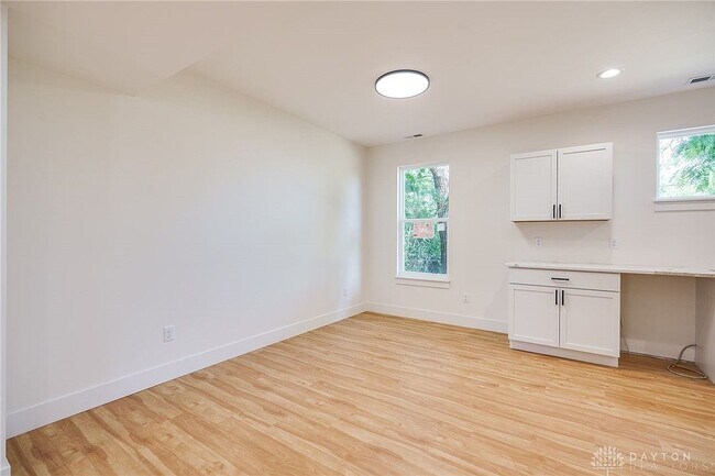 Building Photo - 4249 Pleasant View Ave