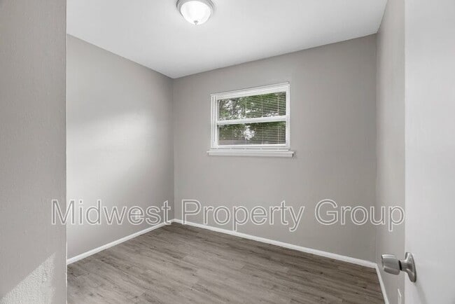 Building Photo - 24 Boles Ave