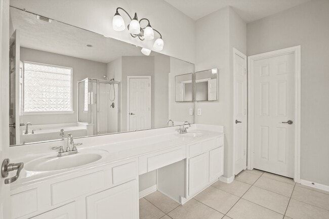 Building Photo - 24607 Lake Path Cir