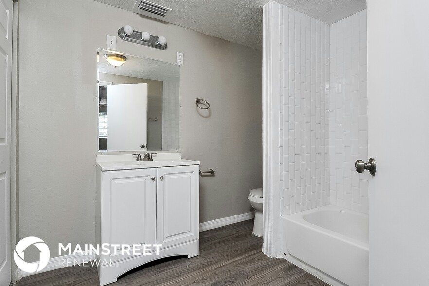 Building Photo - 505 Florida Cir S