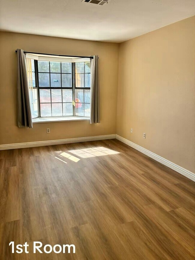 Building Photo - 609 Spyglass Ln