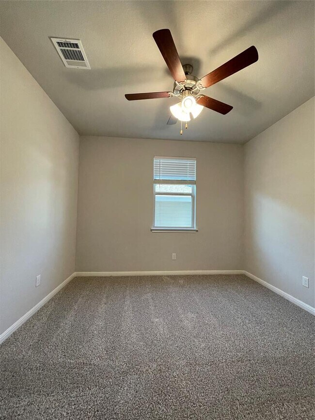 Building Photo - 125 Old Stage Coach Rd