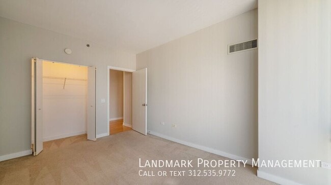 Building Photo - 8 E Randolph St