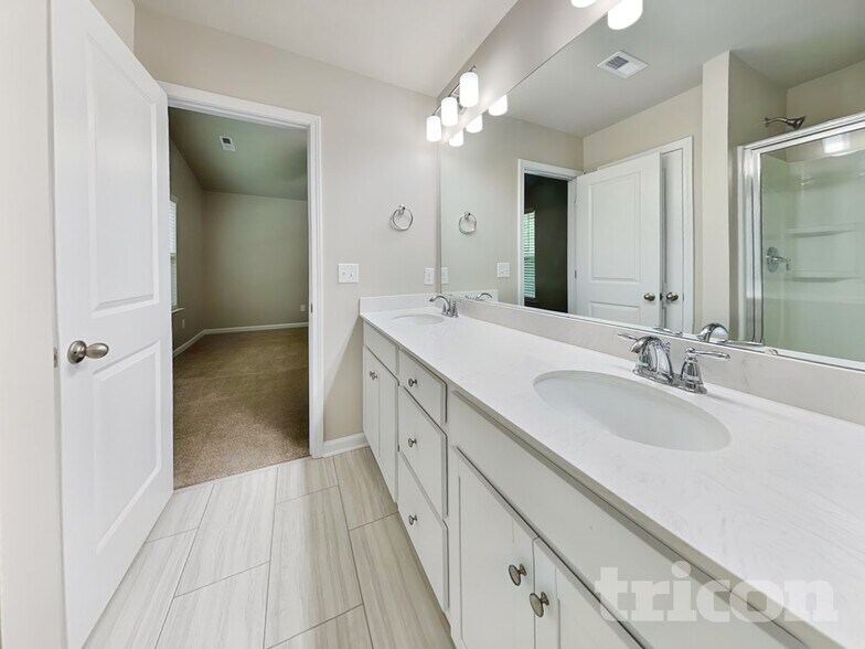 Building Photo - 143 Spring Knoll Dr