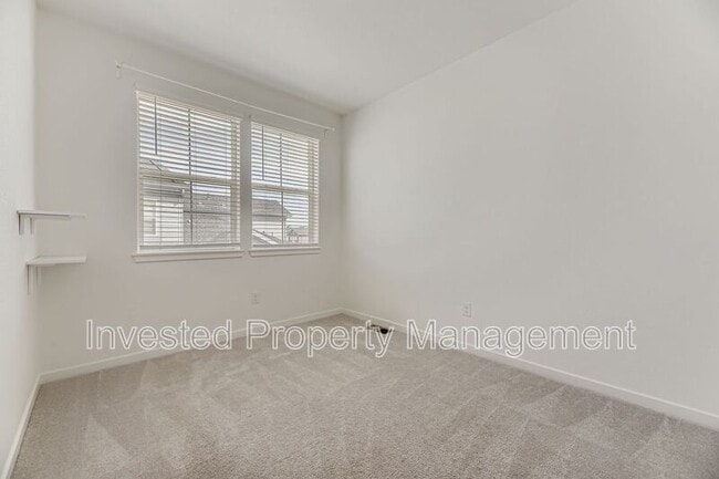 Building Photo - 7488 W Pacific Ln