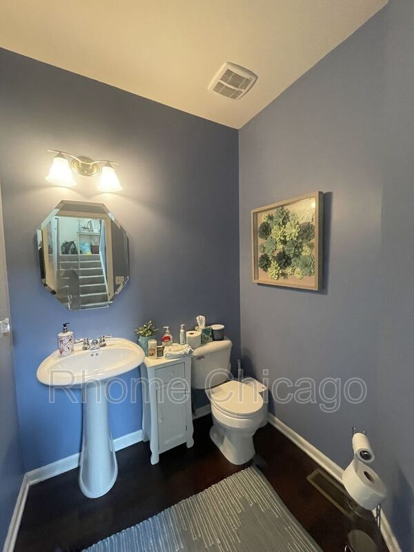 Building Photo - 6548 Lilac Blvd