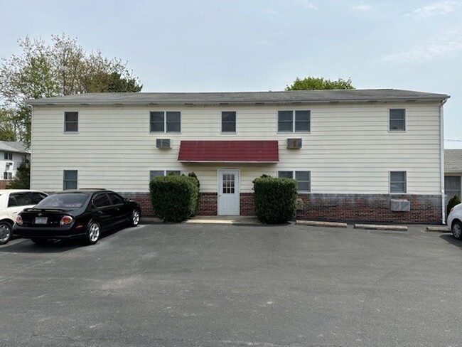 Primary Photo - 6224 Derry St