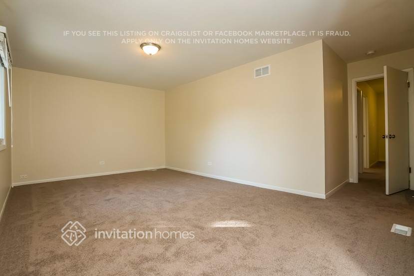 Building Photo - 22830 Lakeshore Dr