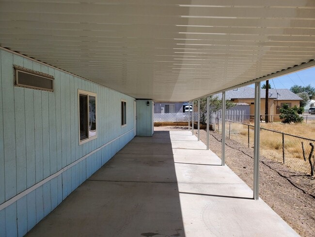 Building Photo - 3 Bedroom Manufactured Home in Bullhead City.