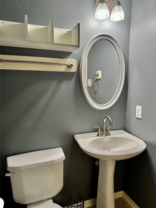 Building Photo - 15434 Bay Tree Landing
