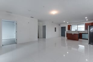 Building Photo - Najibe Gardens