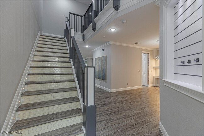 Building Photo - 1330 Mariposa Cir