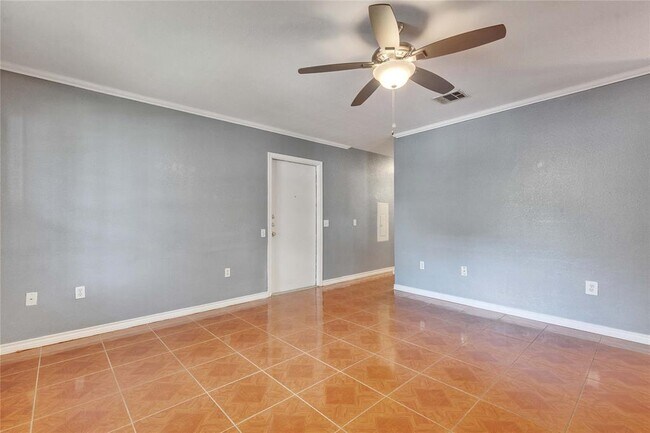 Building Photo - 1708 Lovingood Dr