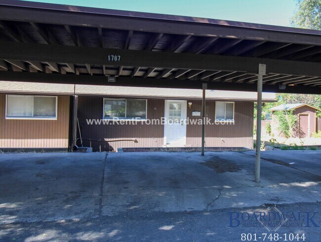 Building Photo - 1785 Lincoln Ln