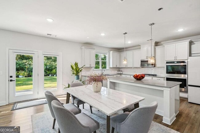 Building Photo - 2424 Pinnae Pl