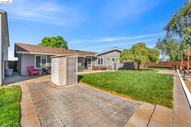 Building Photo - 59 Old Stagecoach Rd