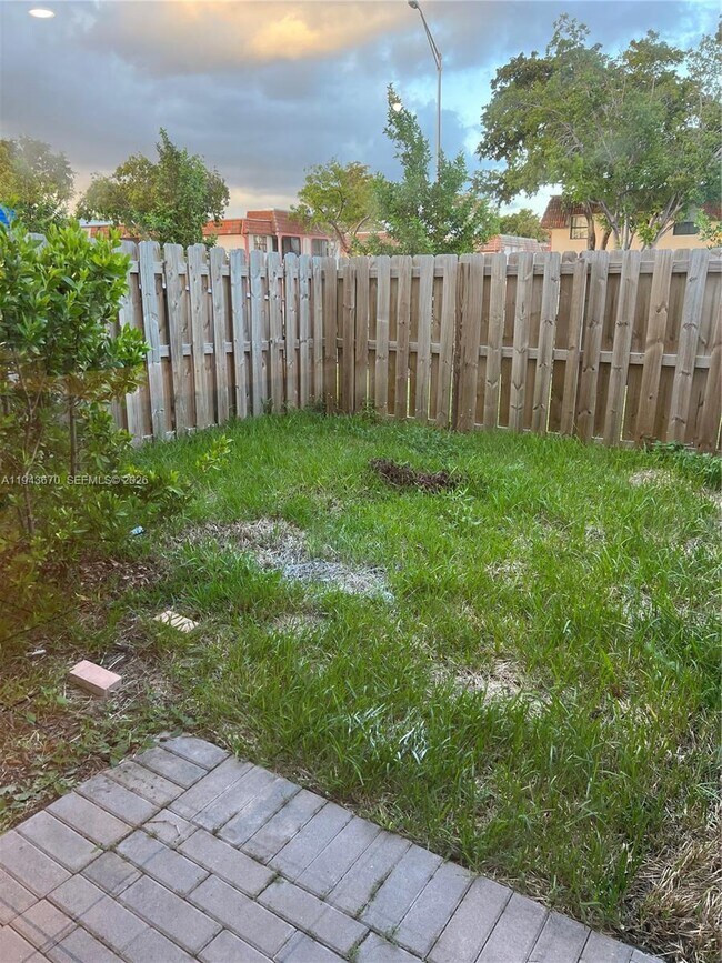 Building Photo - 20631 NE 7th Pl