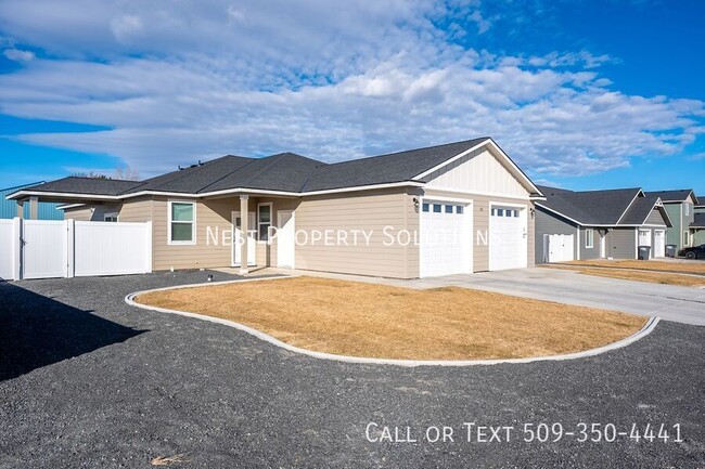 Building Photo - Brand New 3 Bed, 2 Bath Duplex for Rent!